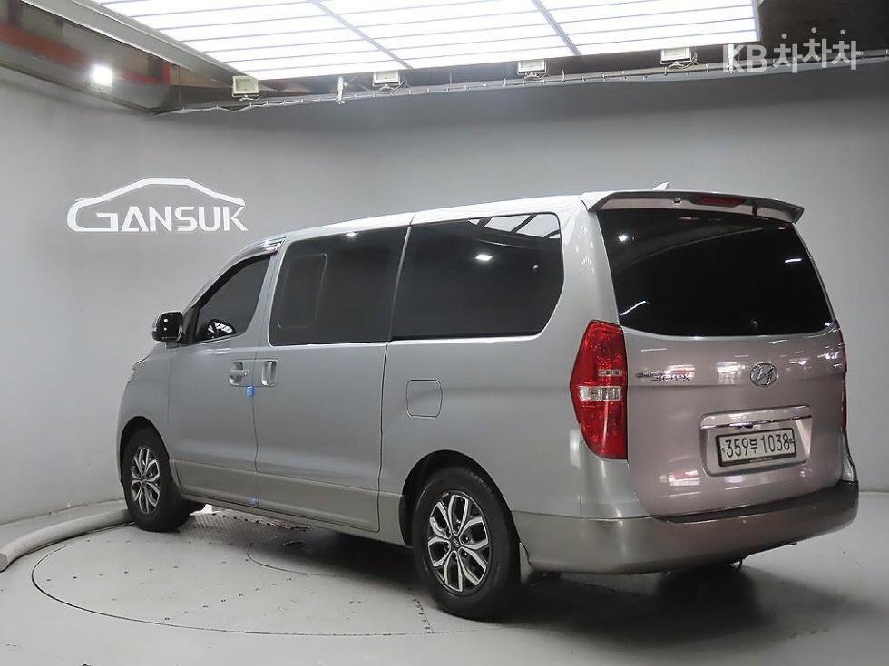 Hyundai Starex — miniaturë 3