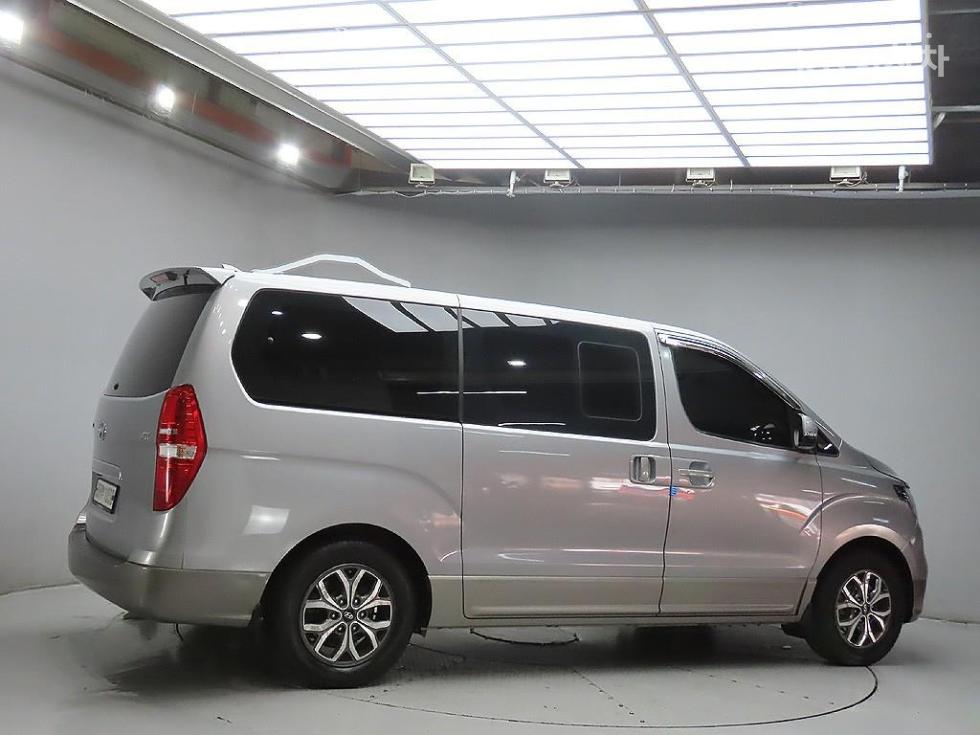 Hyundai Starex — miniaturë 4