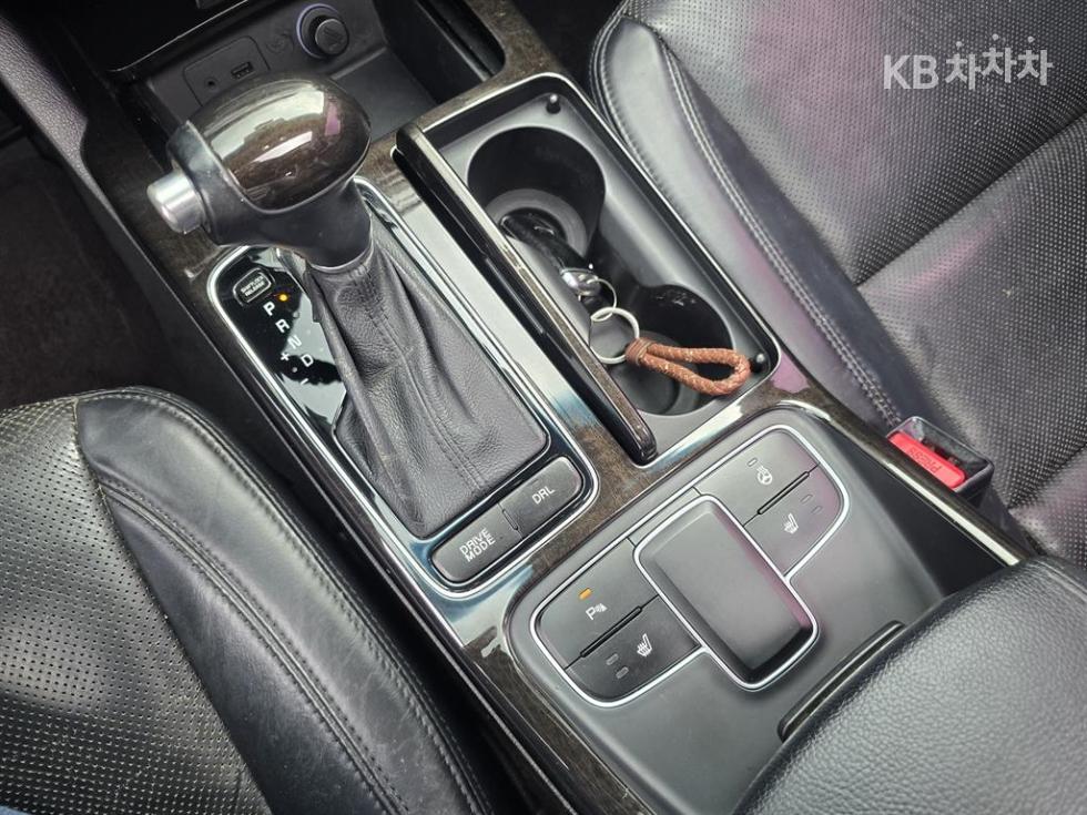 Kia K7 — miniaturë 13