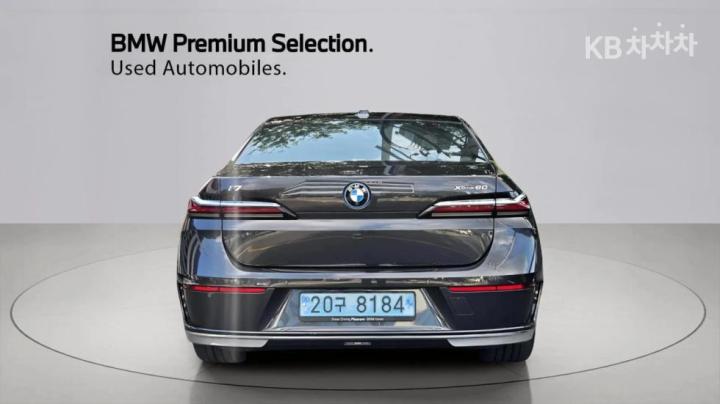 BMW i7 — miniaturë 2