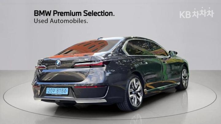 BMW i7 — miniaturë 3