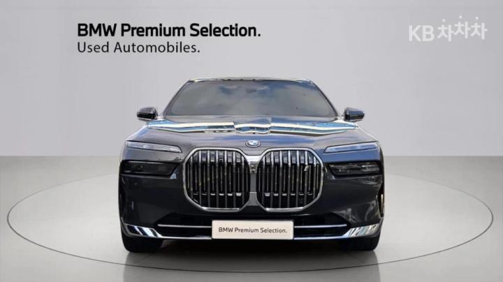 BMW i7 — miniaturë 4