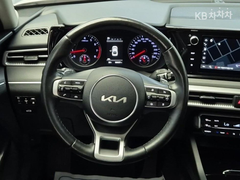Kia K5 — miniaturë 9