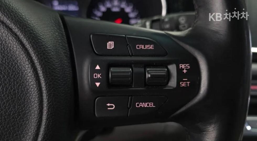 Kia Carnival — miniaturë 15