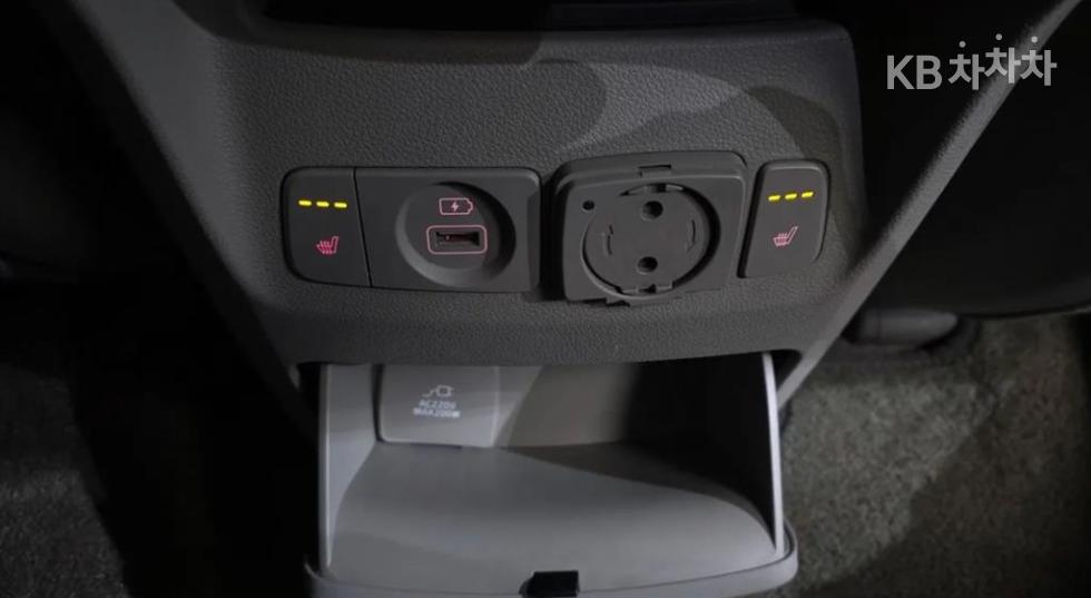 Kia Carnival — miniaturë 17