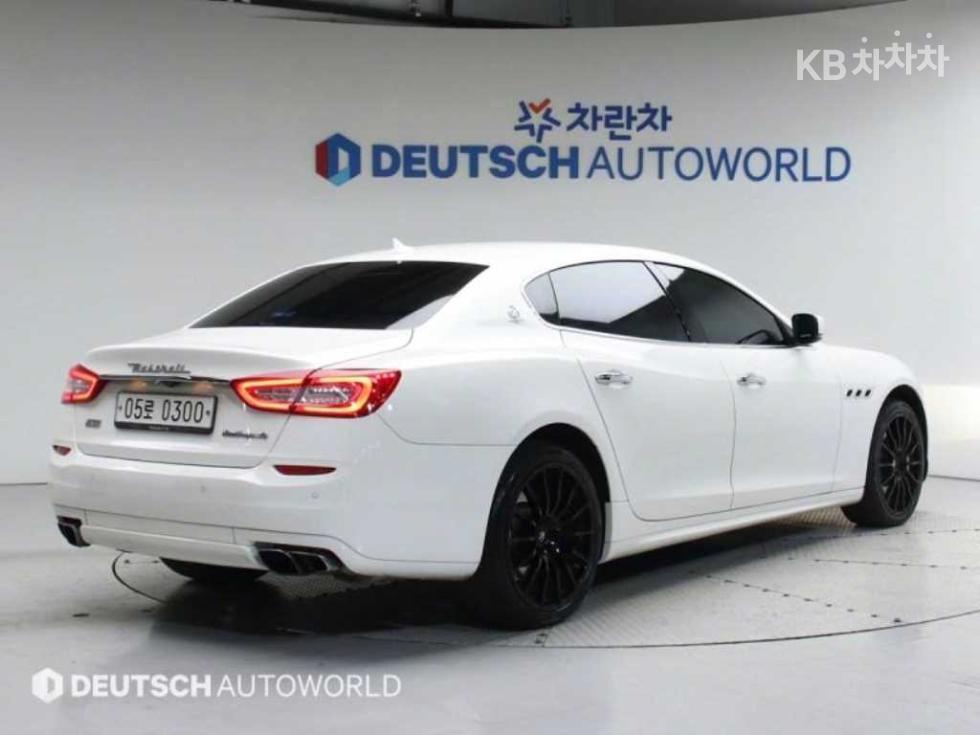 Maserati Quattroporte — miniaturë 2