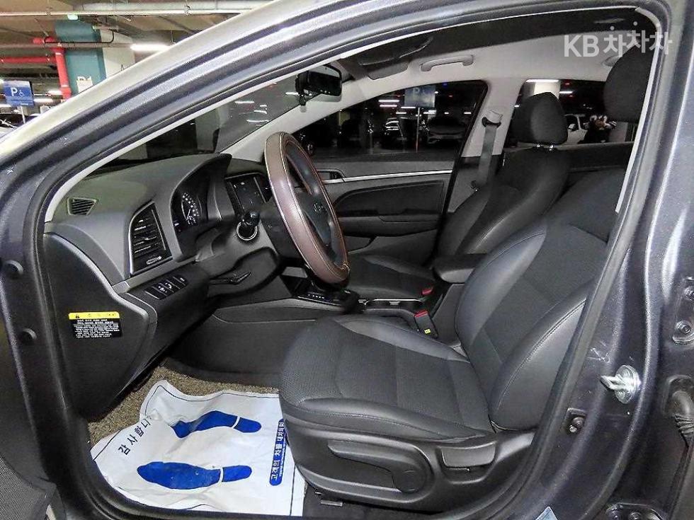 Hyundai Avante — miniaturë 6