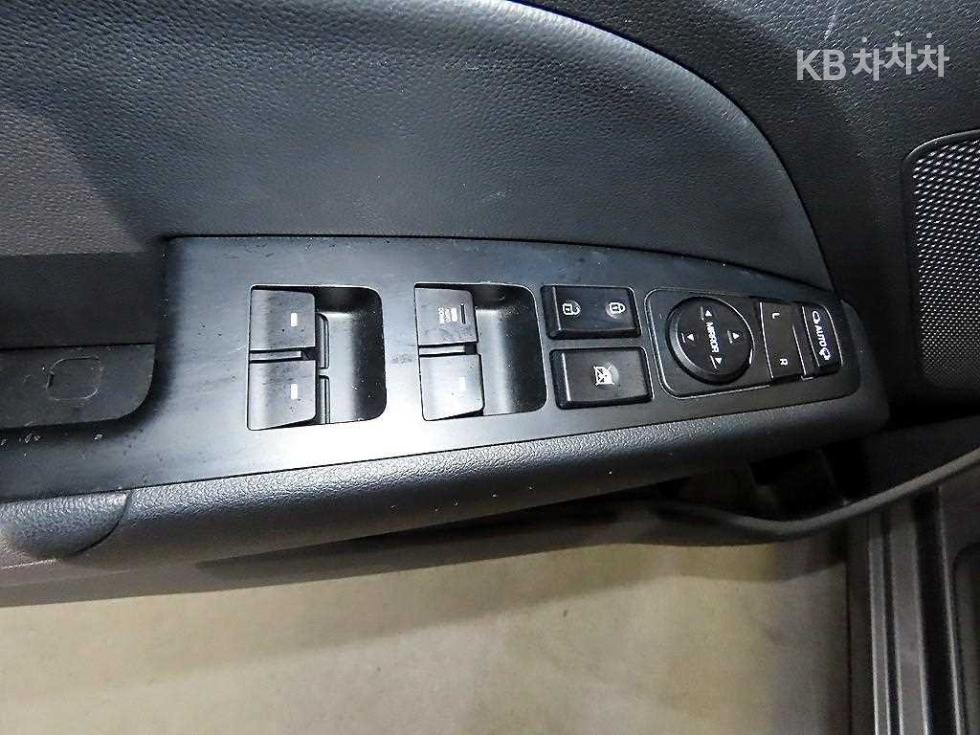 Hyundai Avante — miniaturë 13