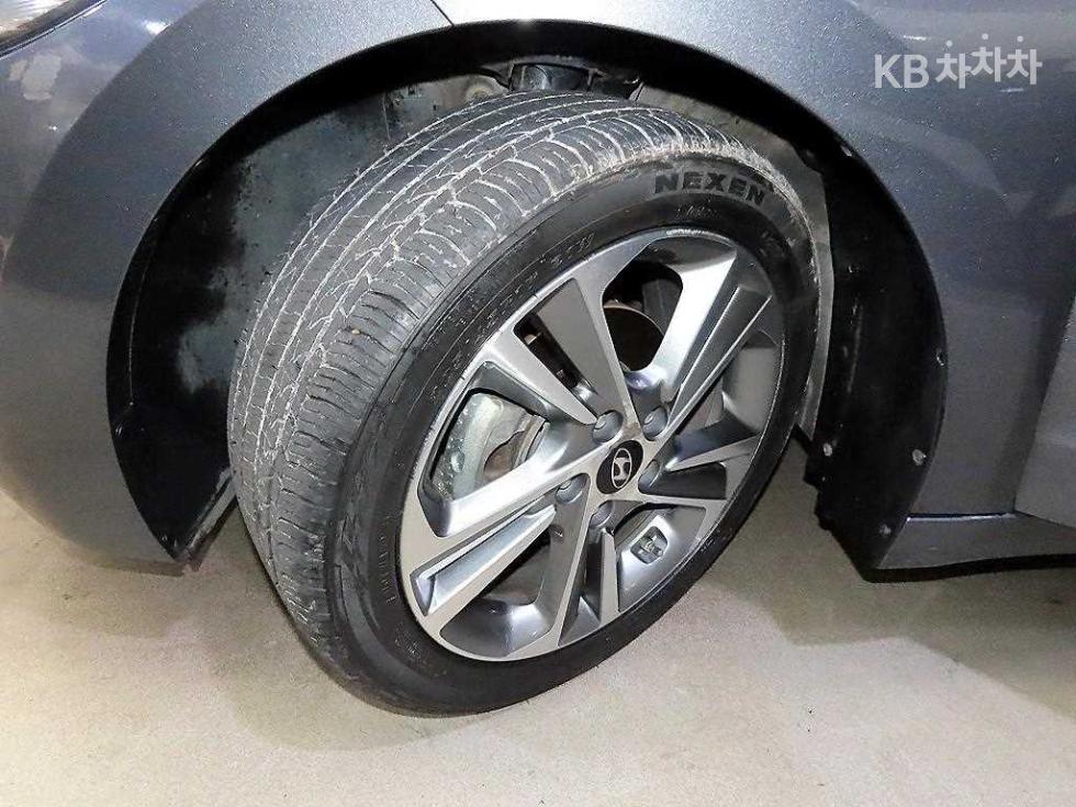 Hyundai Avante — miniaturë 18