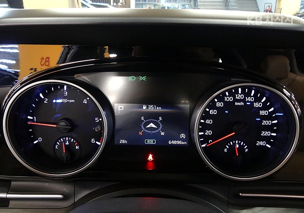 Kia Carnival — miniaturë 6
