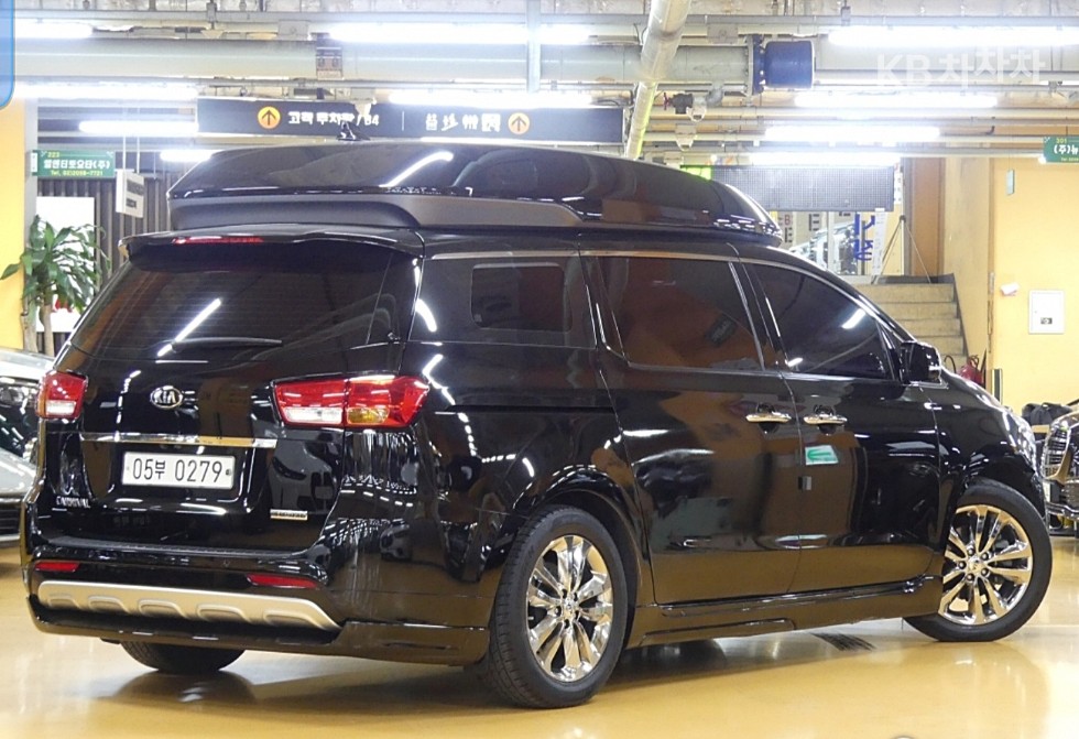 Kia Carnival — miniaturë 3