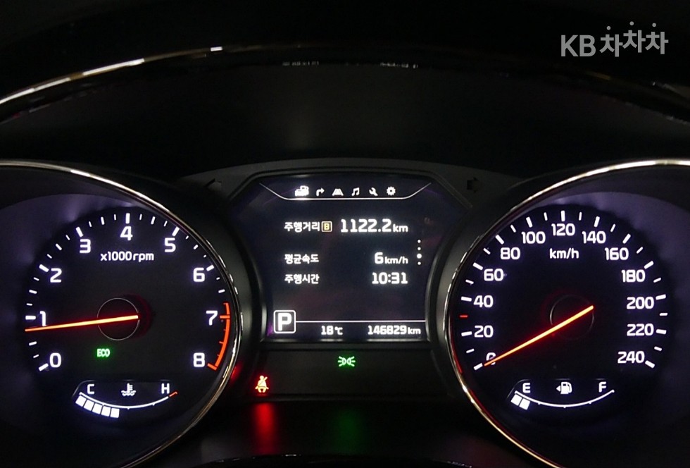 Kia Carnival — miniaturë 5