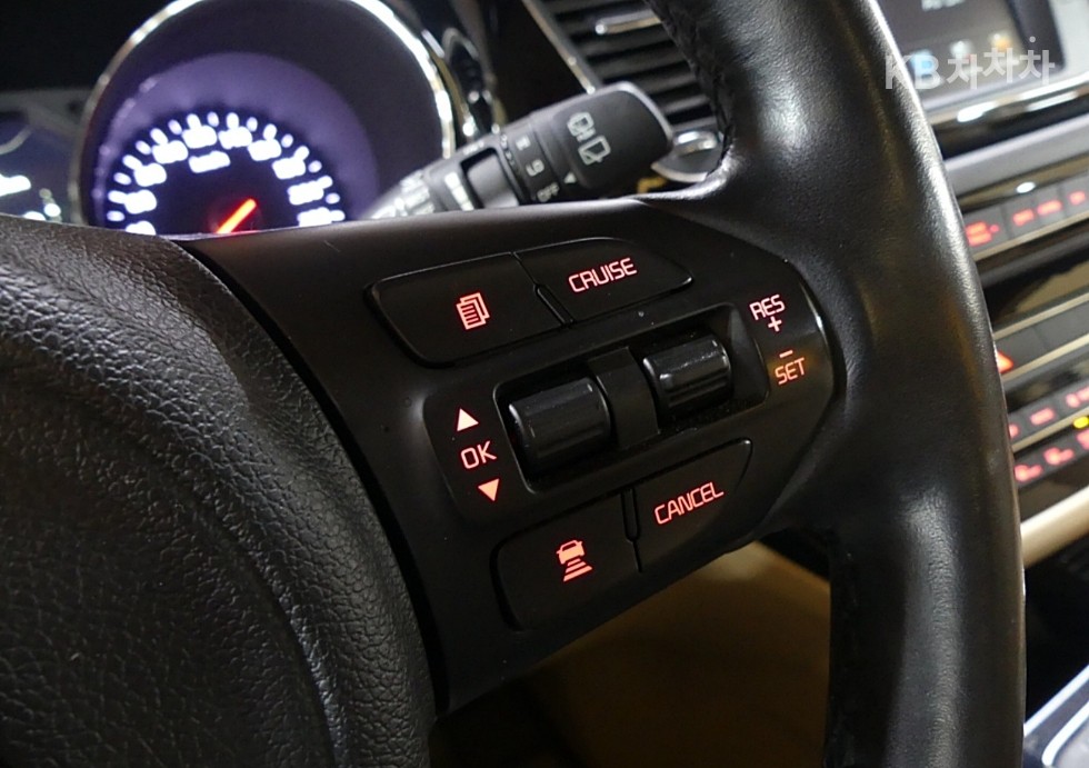 Kia Carnival — miniaturë 10