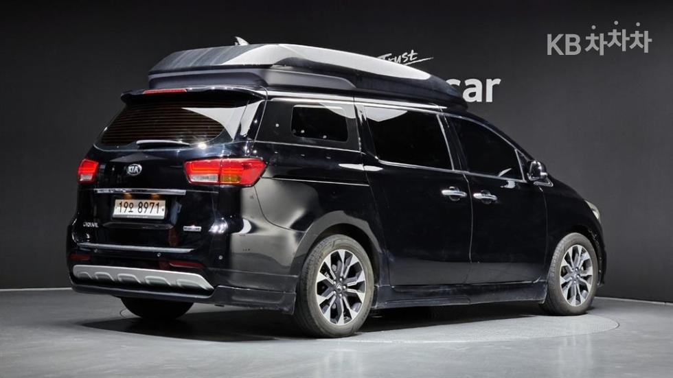 Kia Carnival — miniaturë 2