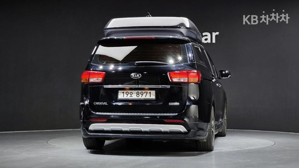 Kia Carnival — miniaturë 4