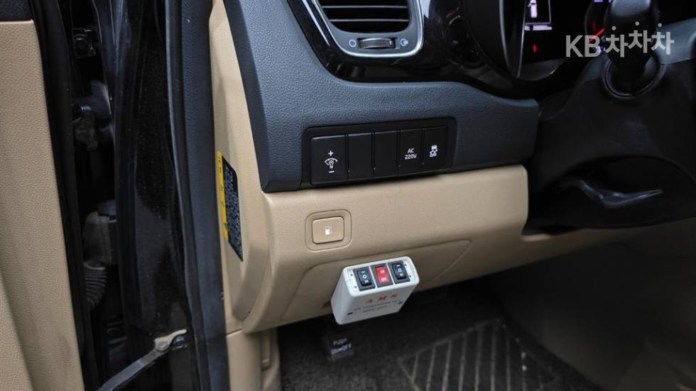 Kia Carnival — miniaturë 16