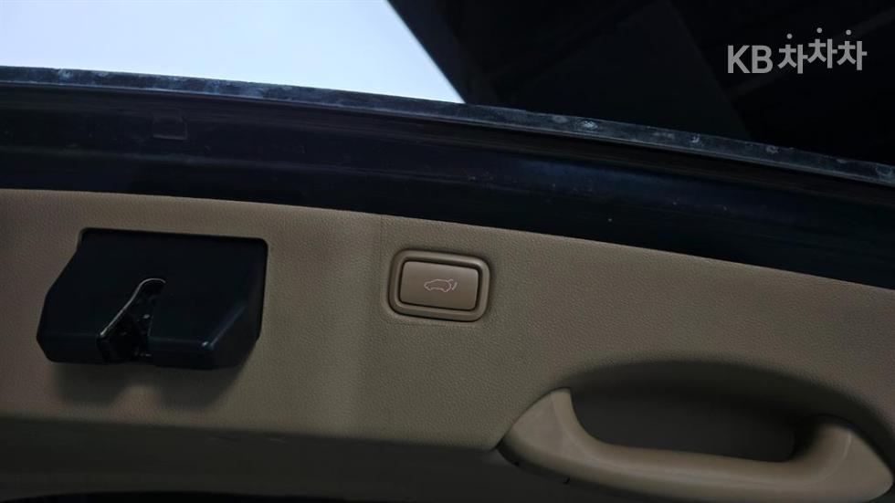 Kia Carnival — miniaturë 20