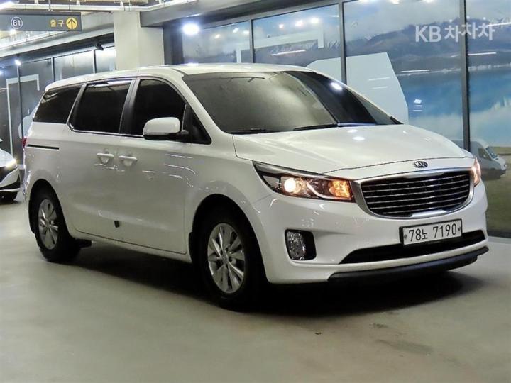 Kia Carnival 11  seats 2.2  diesel  deluxe — foto 1