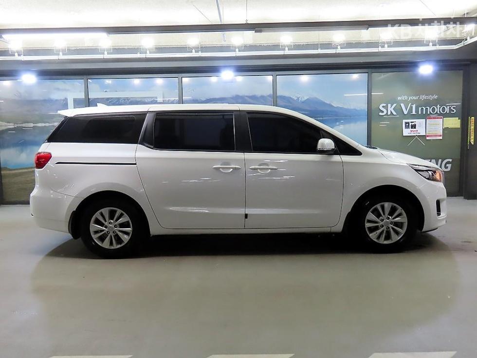 Kia Carnival — miniaturë 3