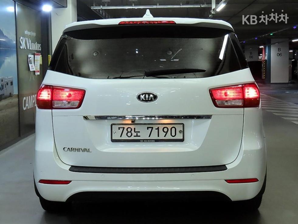 Kia Carnival — miniaturë 5
