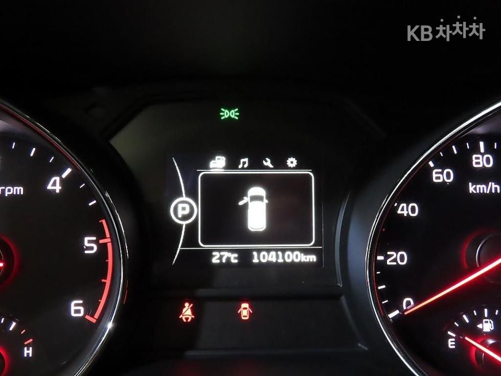 Kia Carnival — miniaturë 10