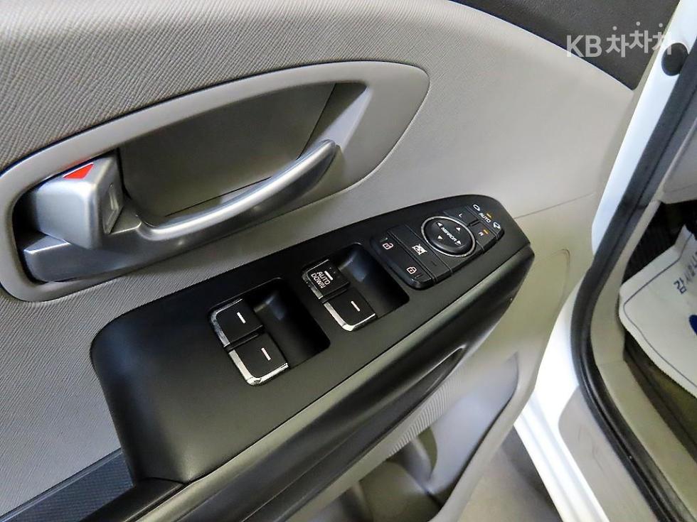 Kia Carnival — miniaturë 14