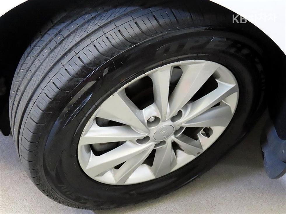 Kia Carnival — miniaturë 20