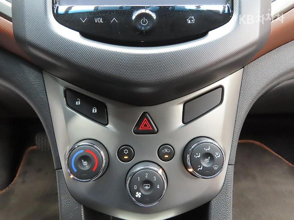 Chevrolet Aveo — miniaturë 15