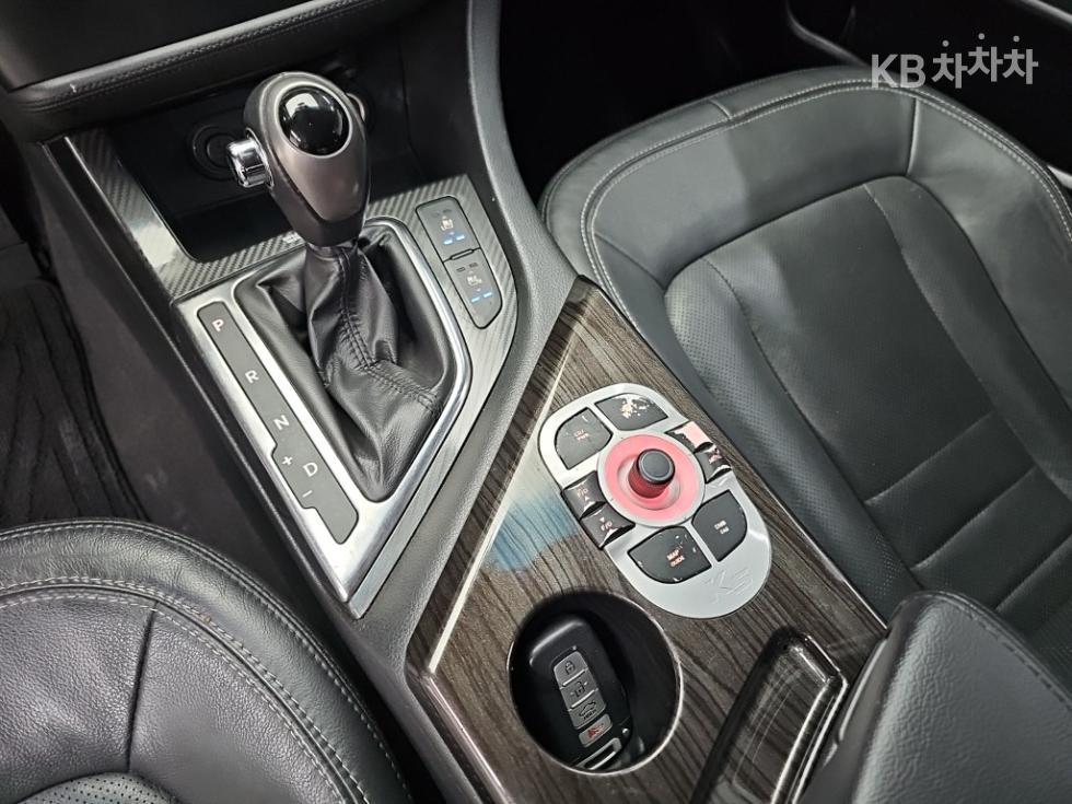 Kia K5 — miniaturë 8