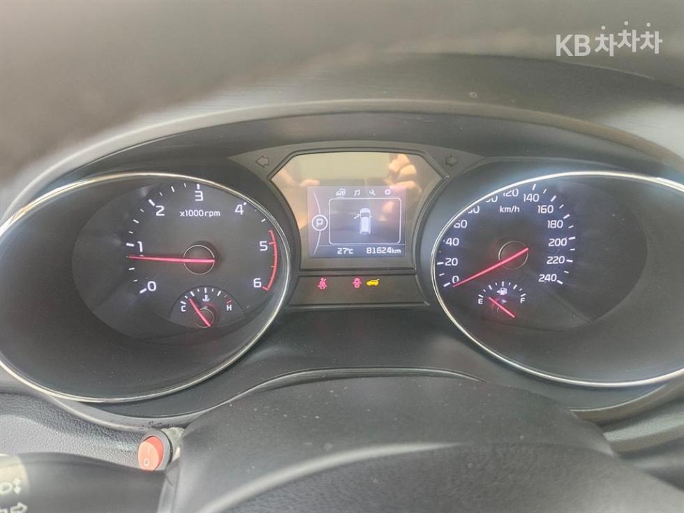 Kia Carnival — miniaturë 9