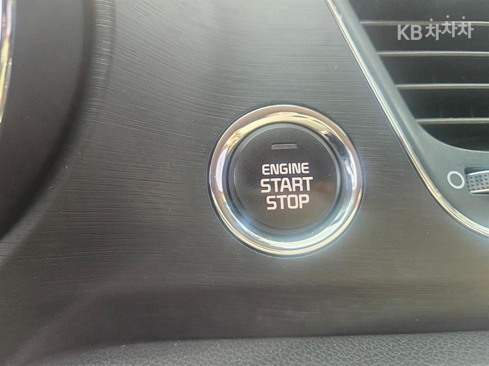 Kia Carnival — miniaturë 10