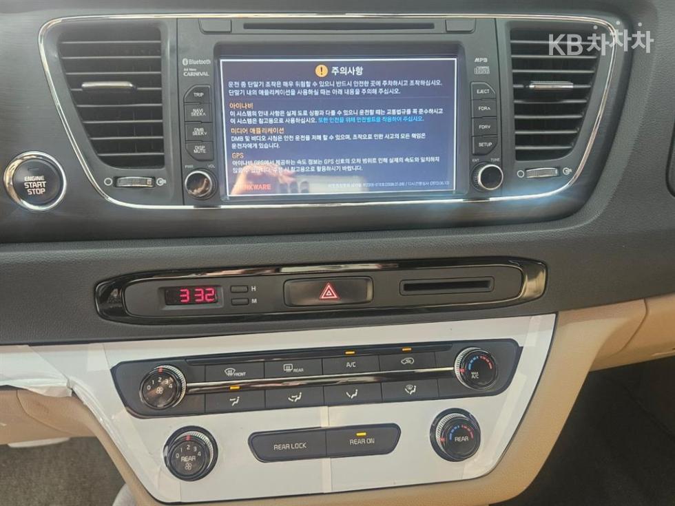 Kia Carnival — miniaturë 14
