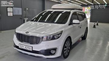 Kia Carnival 9인승 2.2 디젤 럭셔리 — foto 1