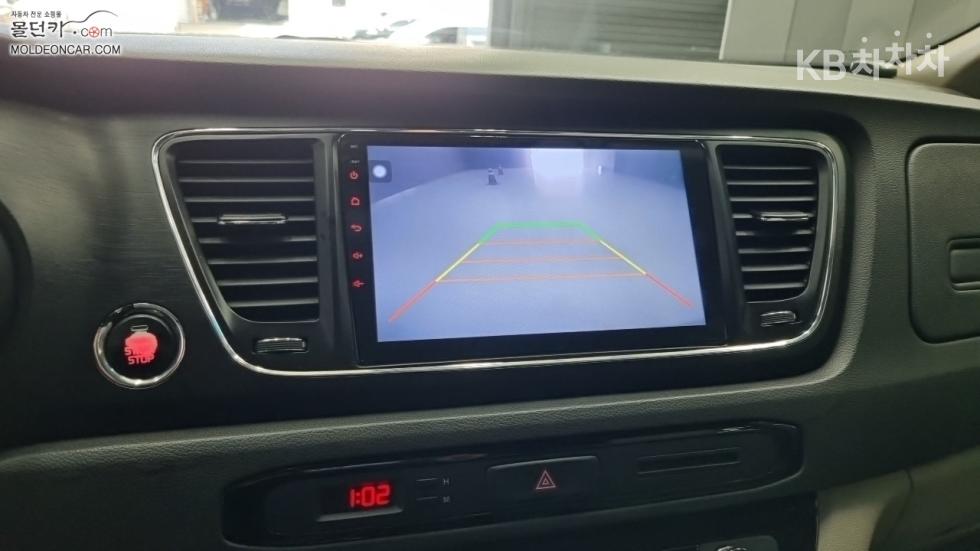 Kia Carnival — miniaturë 13