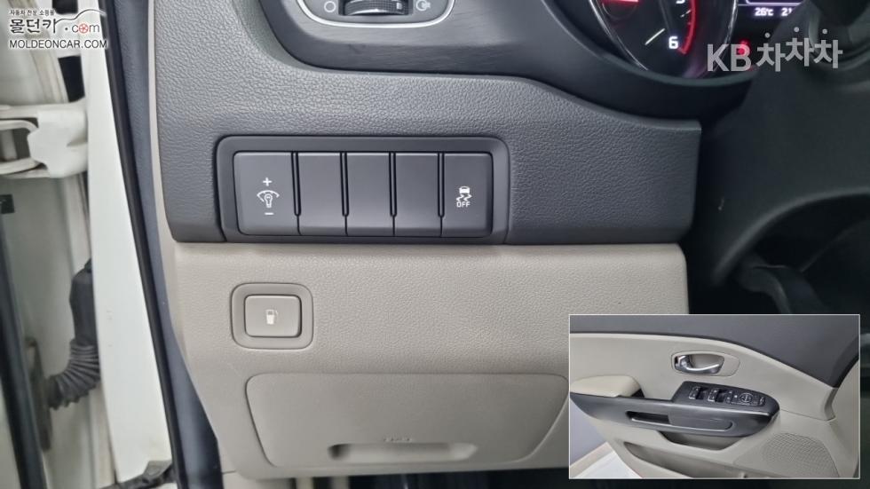 Kia Carnival — miniaturë 17