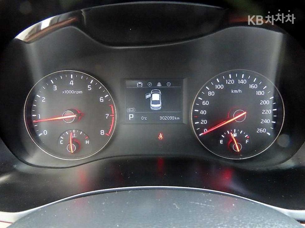 Kia K7 — miniaturë 9