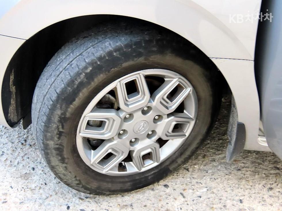 Hyundai Staria — miniaturë 19