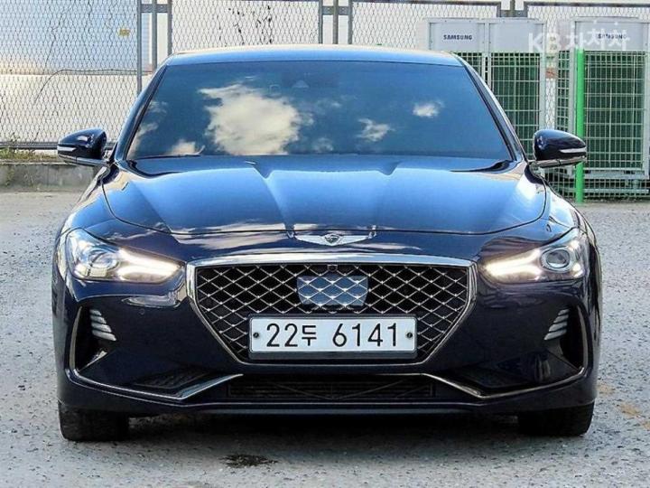 Genesis G70 2.0t sport package — foto 1