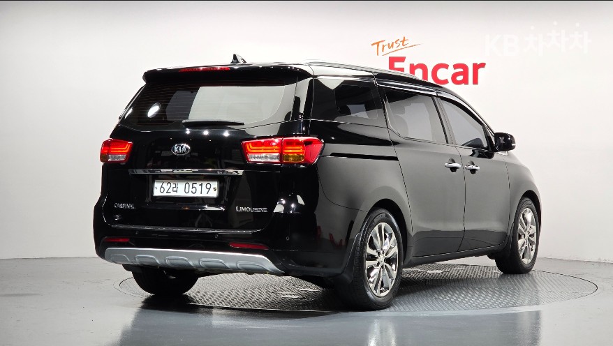 Kia Carnival — miniaturë 2