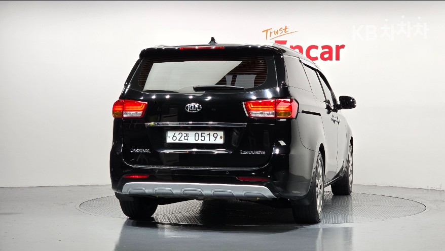 Kia Carnival — miniaturë 4