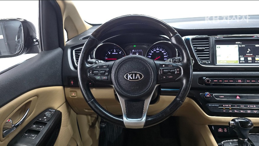 Kia Carnival — miniaturë 12