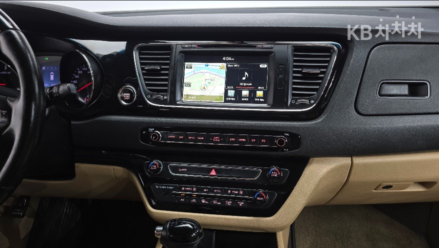 Kia Carnival — miniaturë 17