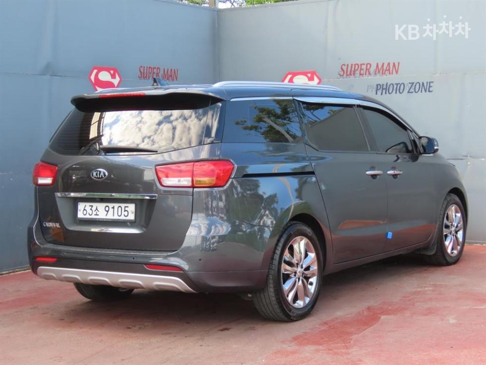 Kia Carnival — miniaturë 3