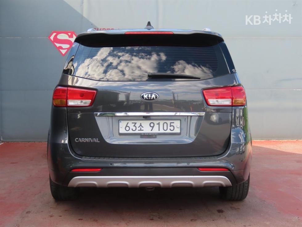Kia Carnival — miniaturë 4