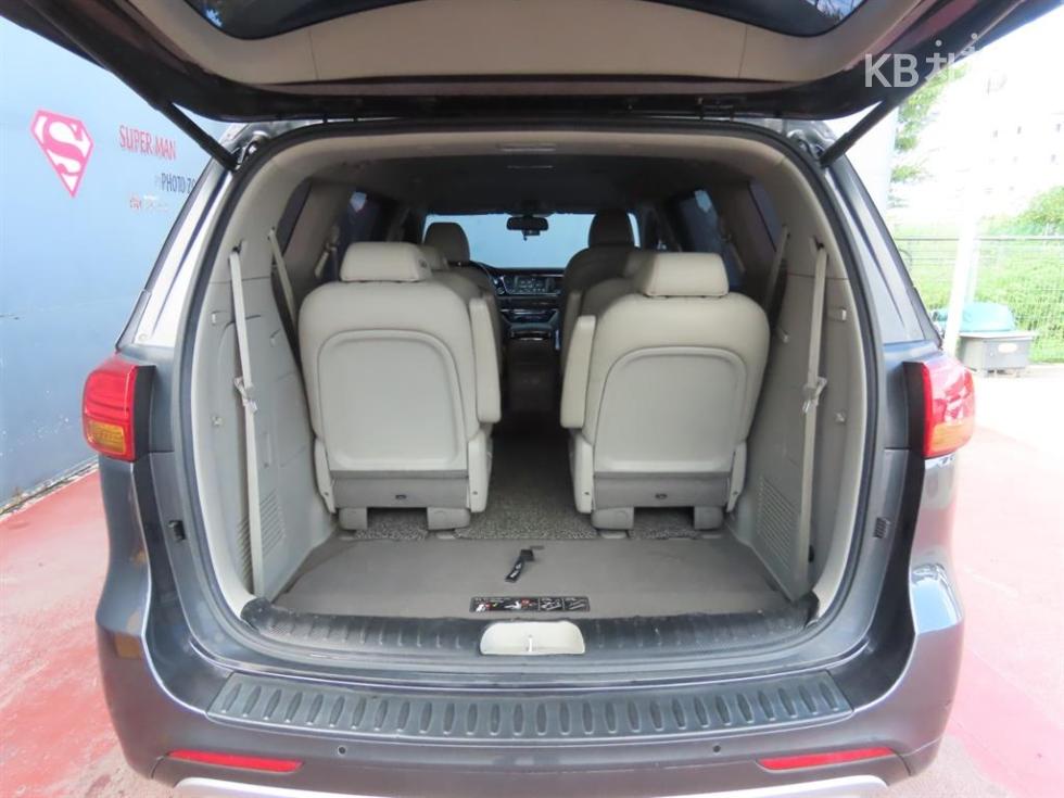 Kia Carnival — miniaturë 5