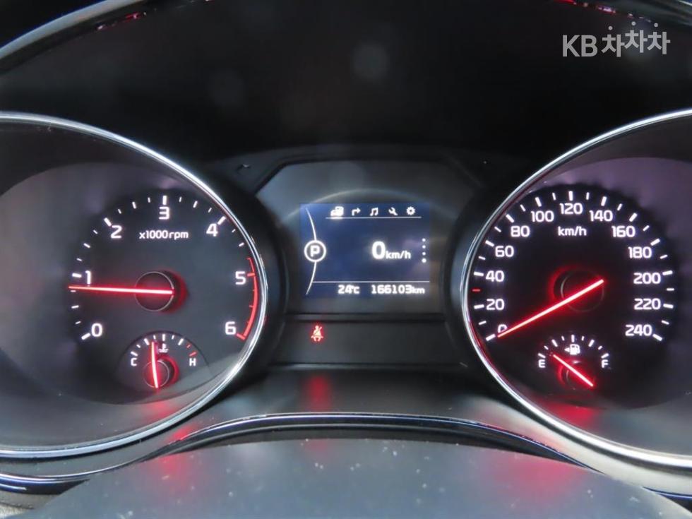 Kia Carnival — miniaturë 9