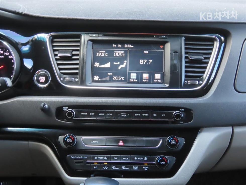Kia Carnival — miniaturë 11
