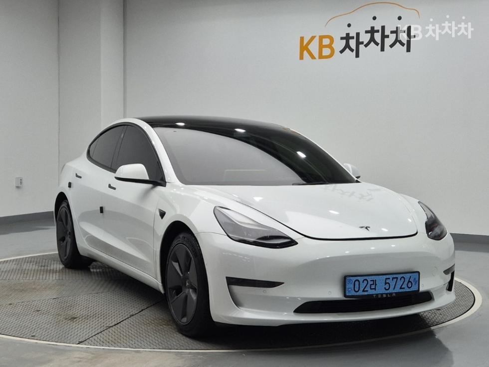 Tesla Model 3 — miniaturë 4