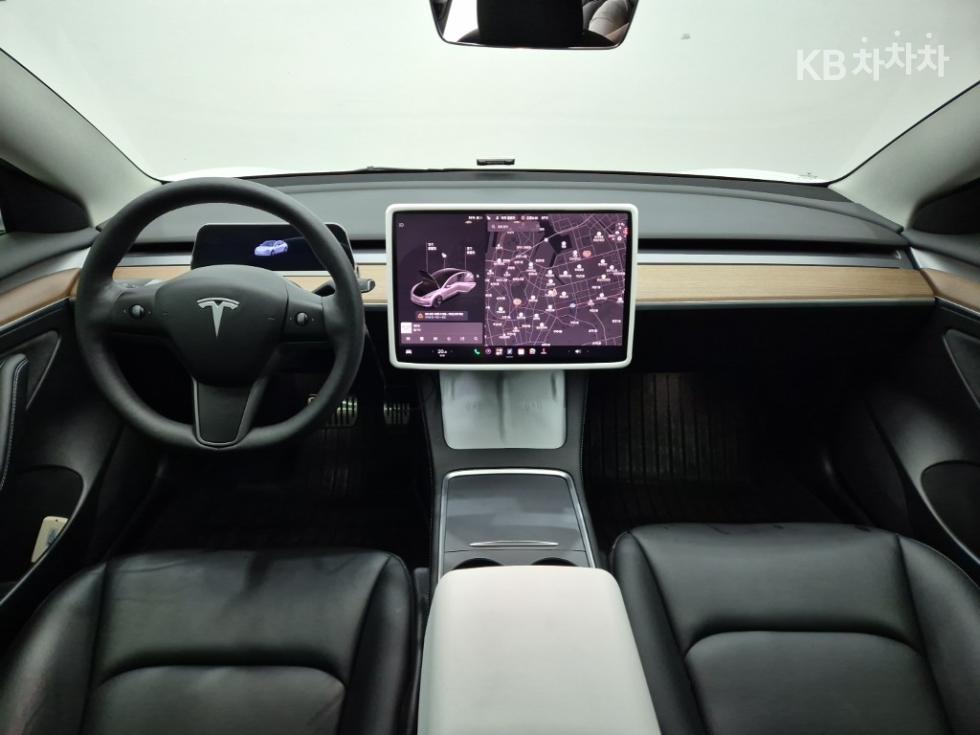 Tesla Model 3 — miniaturë 7