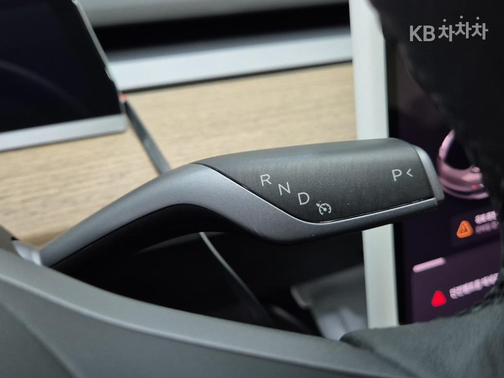 Tesla Model 3 — miniaturë 8